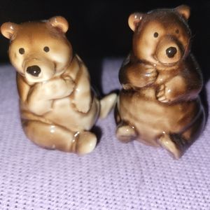 Vintage Bear salt and pepper shakers "Norcrest"